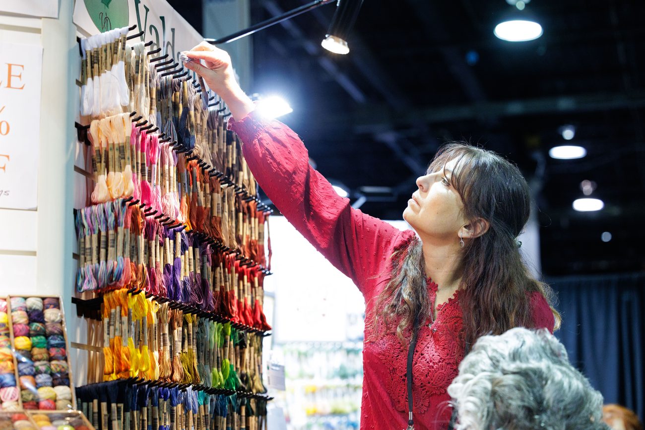 h+h americas trade professionals on the show floor